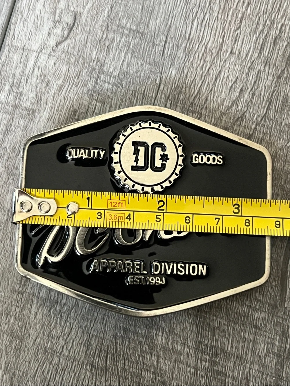 DC Shoes Logo Enamel Belt Buckle Black Glossy Metal Y2K Skate Streetwear